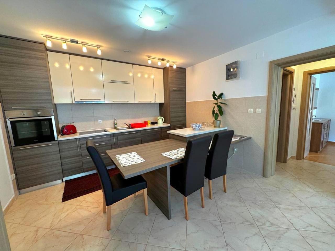 Apartments Andrija كوتور المظهر الخارجي الصورة